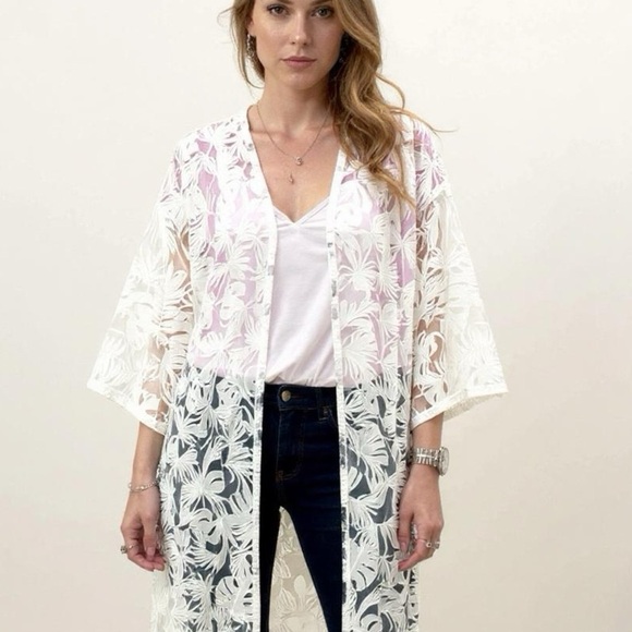 AMBER SKIES Elegant White Lace Kimono Tropical Leaf Design Resort Sz m - Picture 4 of 13